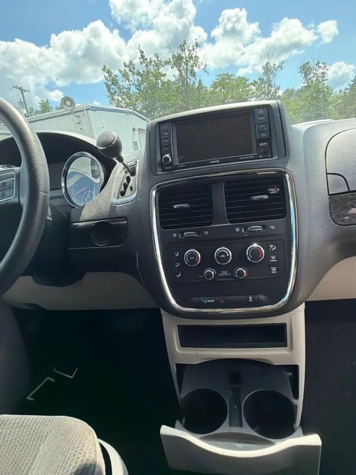 dodge grand caravan 2019 2C4RDGBG3KR682895 image dodge grand caravan 2019 2C4RDGBG3KR682895 image